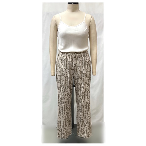 Coldwater Creek Light Brown and Cream Printed Leaves Pull On Pants